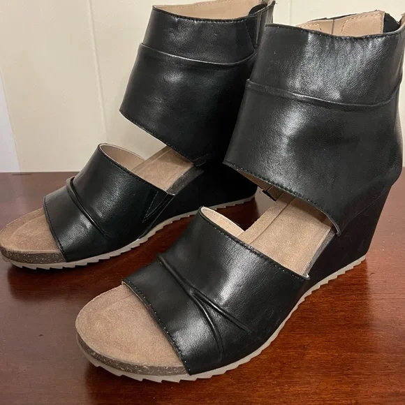 Diba True "Next N Line" Black Leather Wedge Sandals 10 NWOT - Picture 11 of 16